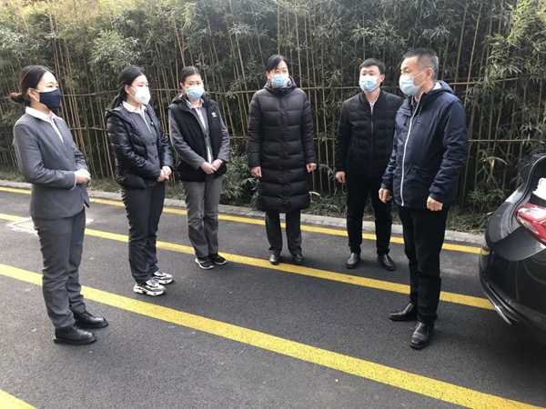 三箭物業(yè)人在一線，防疫工作進(jìn)行時2.jpg